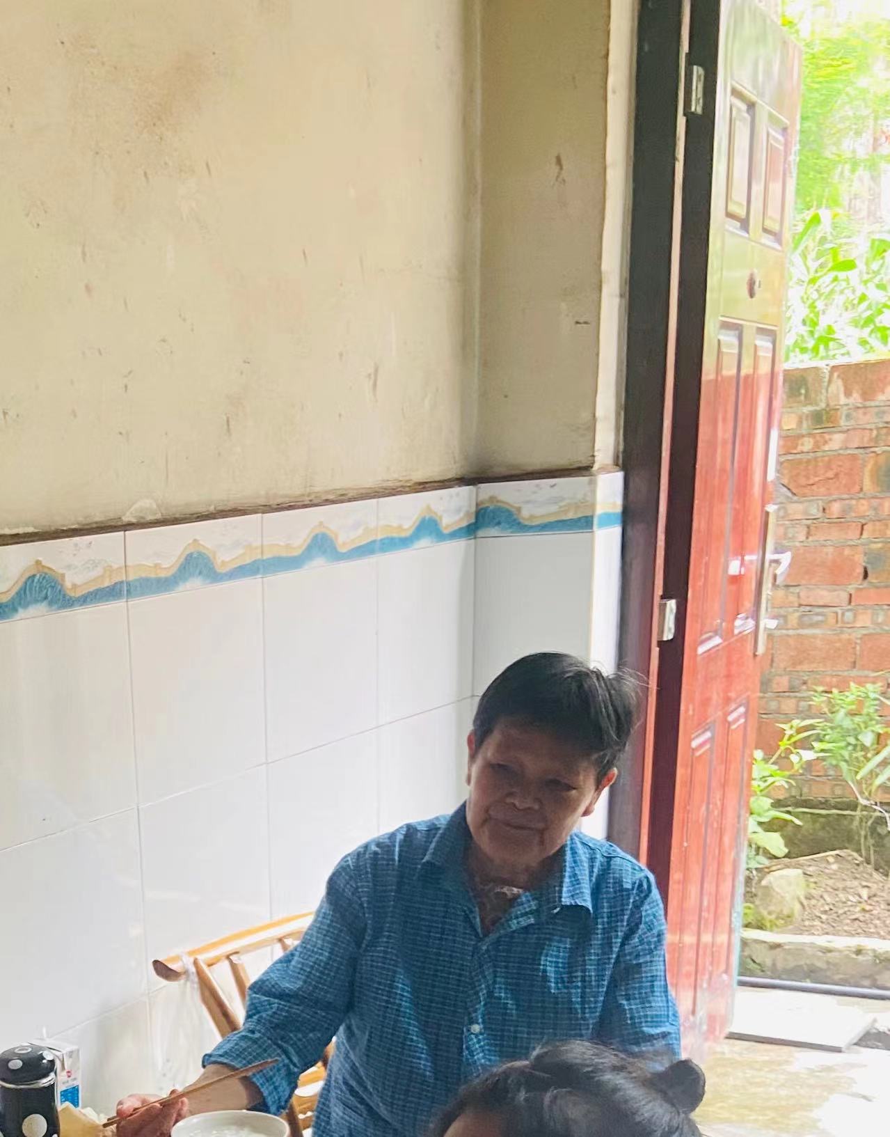 被寻人向朝珍照片