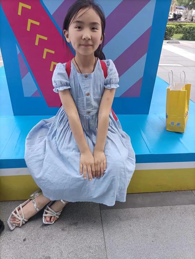 被寻人李憬轩照片