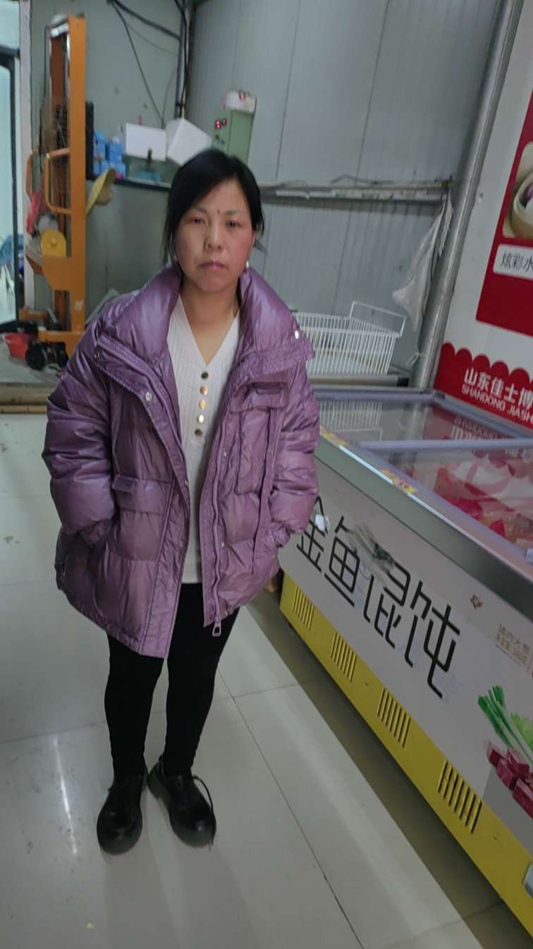 李燕霞女1989年36岁，只知道人在四川境内 - 李燕霞