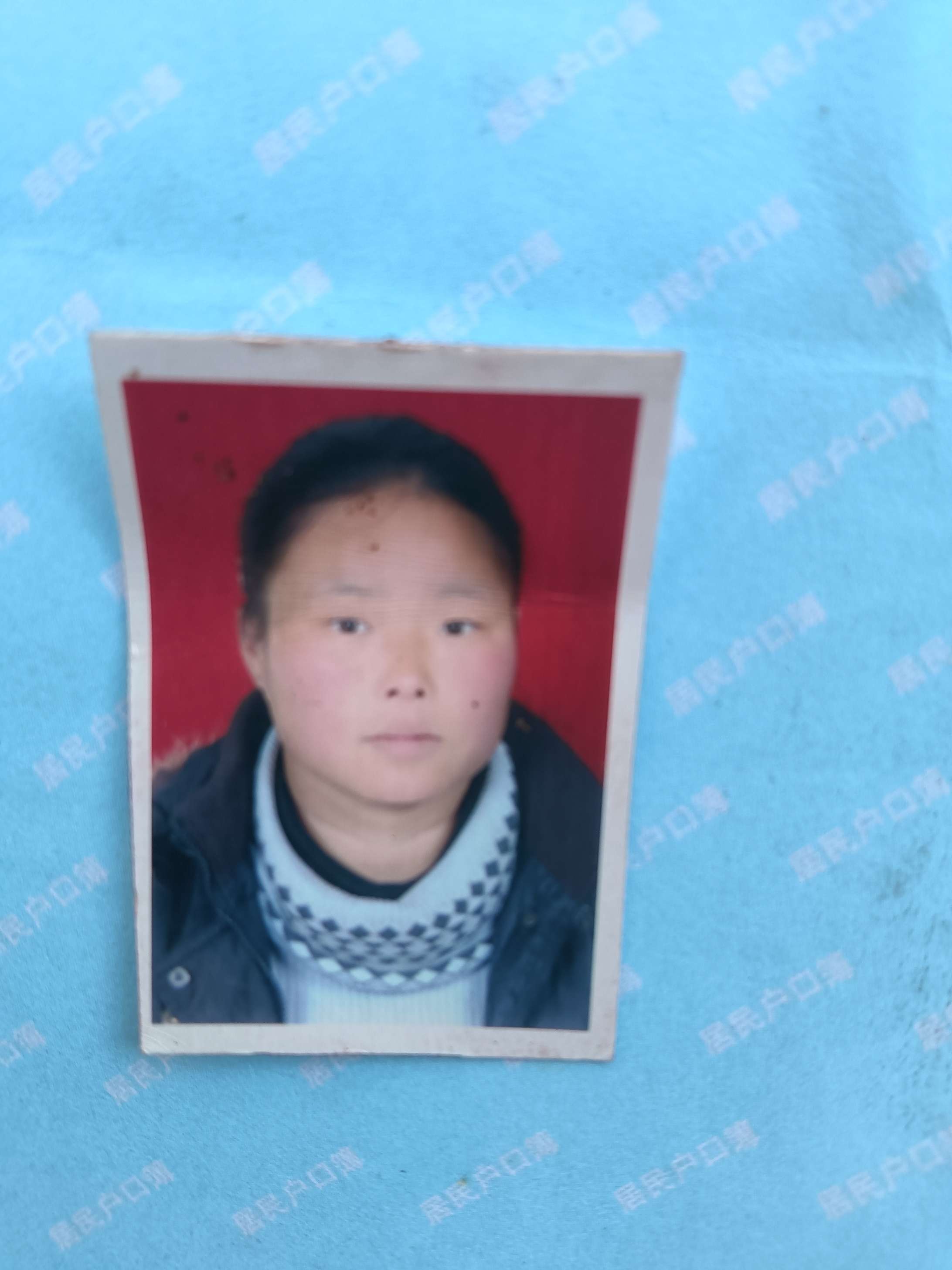 陈小青 女，37岁，身高一米六五，右脚有点残疾 - 陈小青