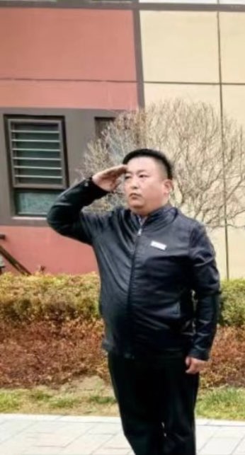 这是我儿子，突然走丢了，有轻度脑瘫。 - 李博