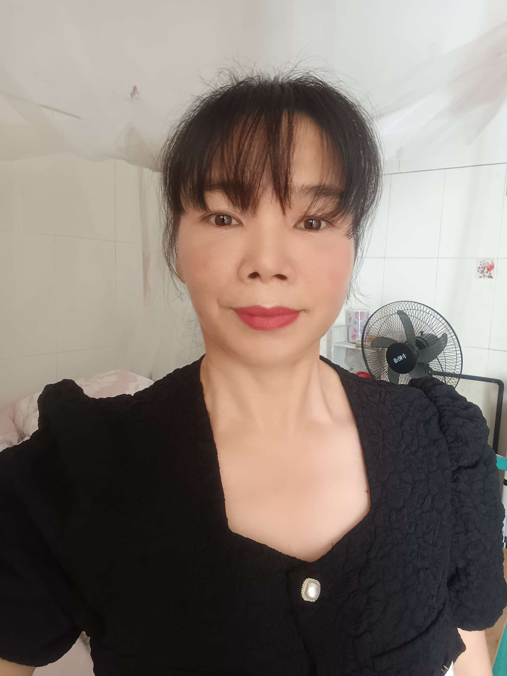 我很想找到我老婆 - 李莲