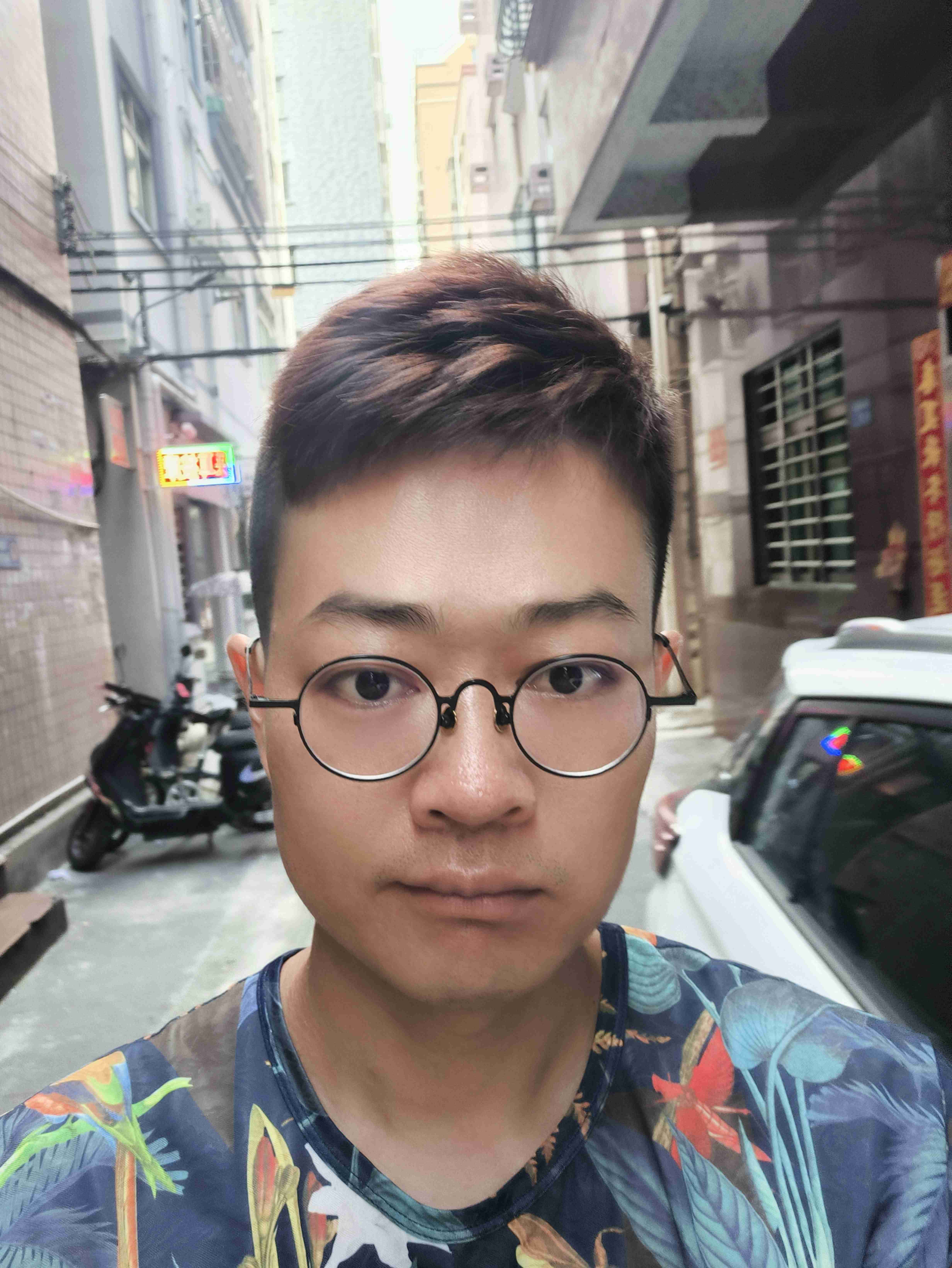 我想知道我真正的家人是谁 - 卢亮才