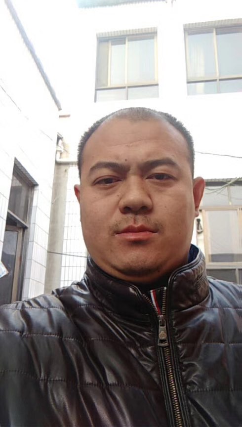 寻找家中的顶梁柱丈夫 - 王辉