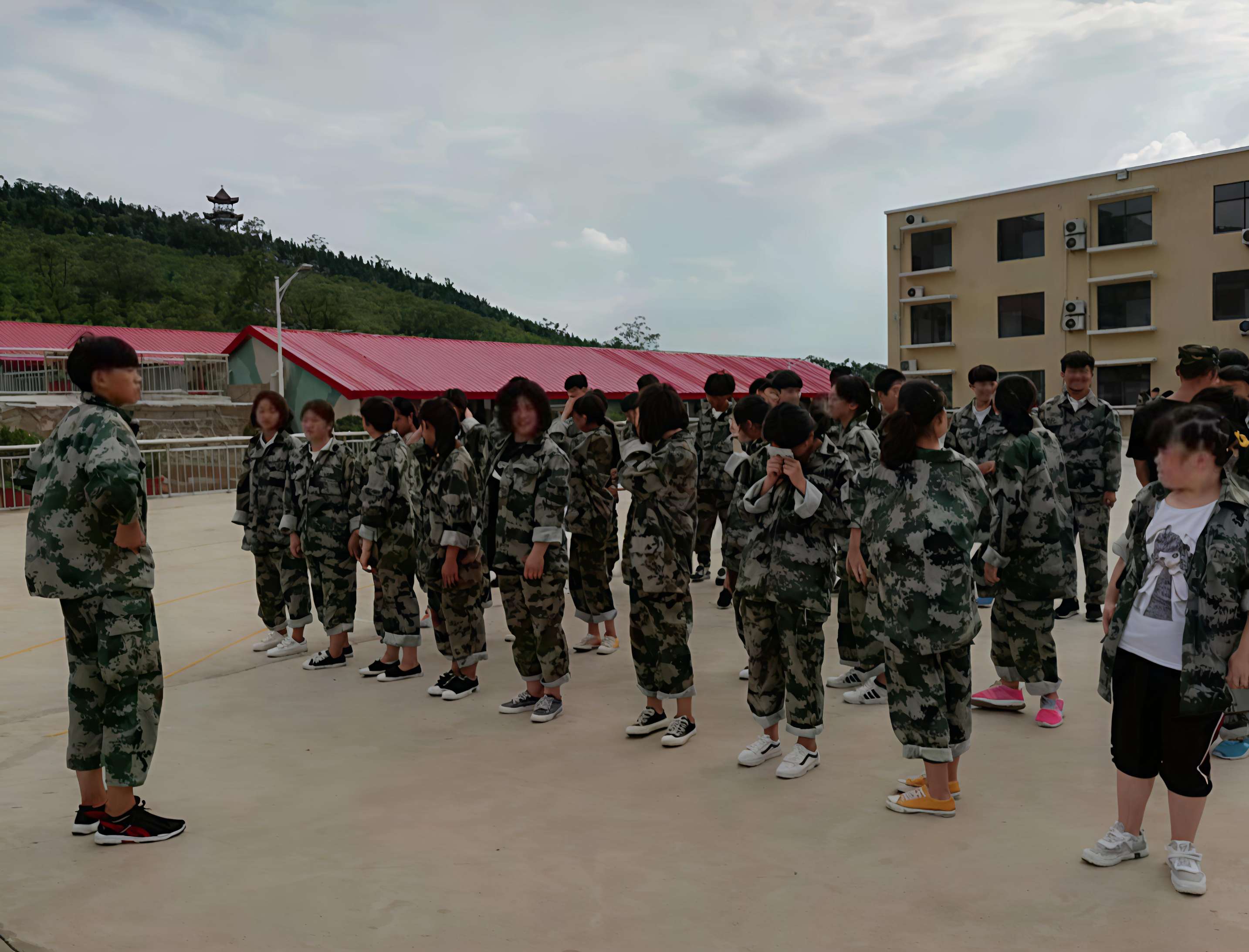 南曹乡崔庄的崔萌萌 - 崔萌萌