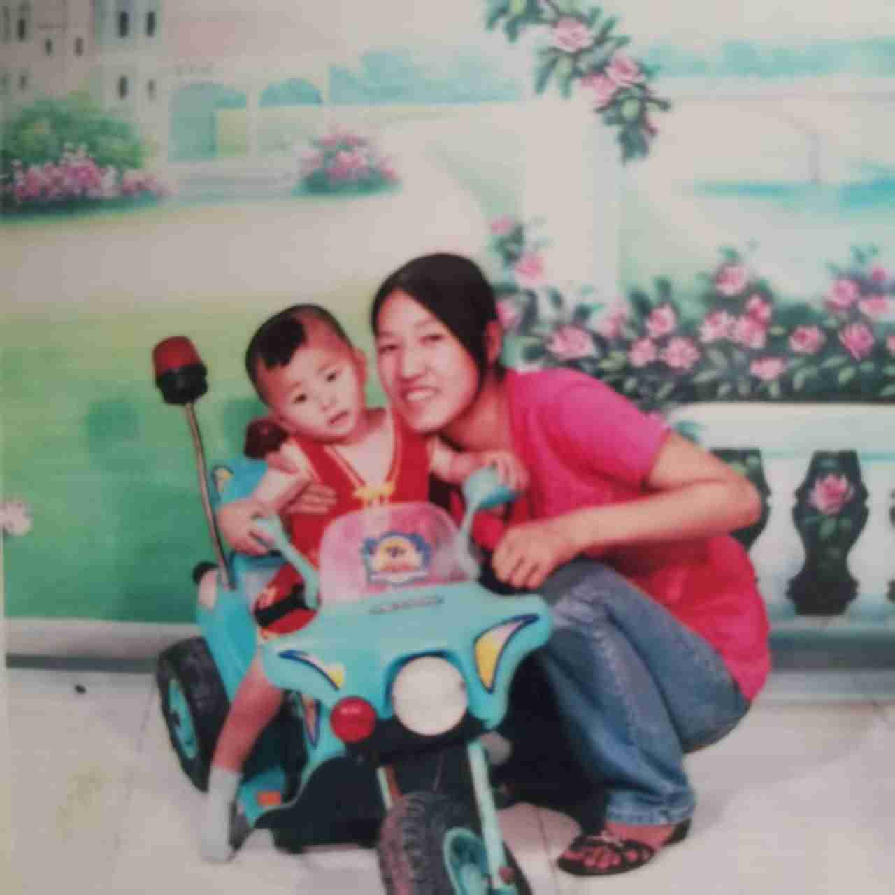 我是她的儿子 她是我的妈妈 还有一个妹妹 我15 - 柴双英