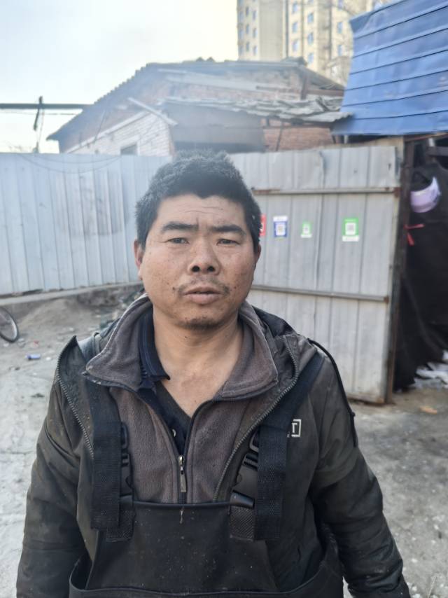 此人现居住在赞皇县，寻找亲属。 - 朵朵