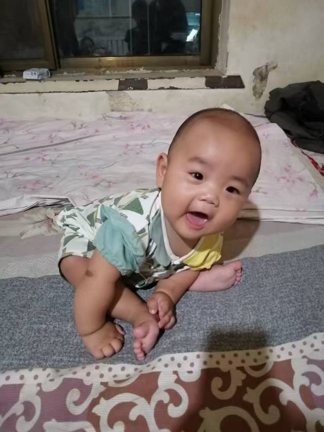 宝宝在路口捡到希望给孩子上户口 - 黄嘉平