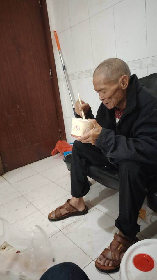 有看见此人的联系本人，定厚谢 - 周家德