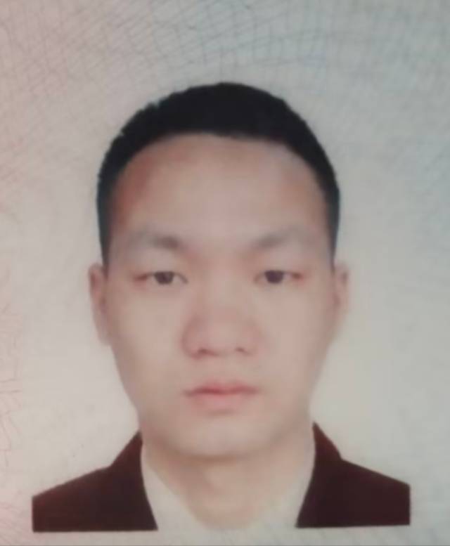 家上有老，下有2岁娃。若看到的朋友麻烦告知一下。 - 李龙鹰