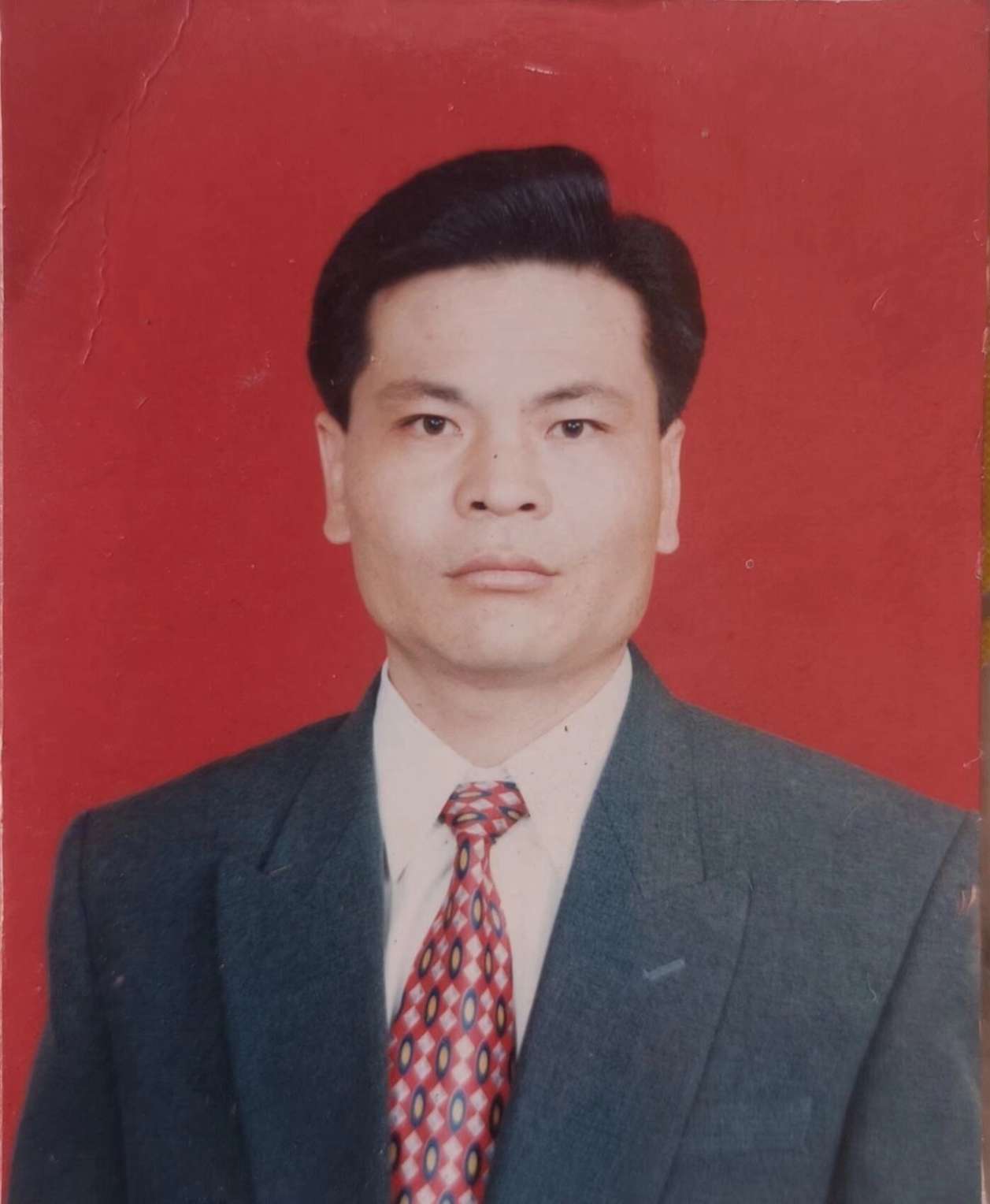 每逢佳节倍思亲，在外漂泊的游子，归途有光只因有家！ - 雷宏民