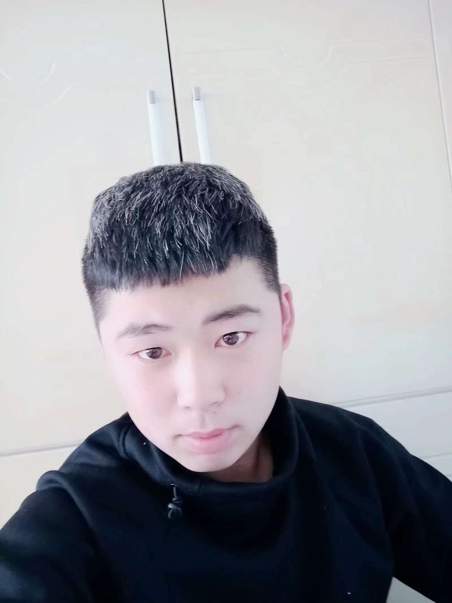 请大家帮忙找找他，他对我很重要谢谢 - 许智博