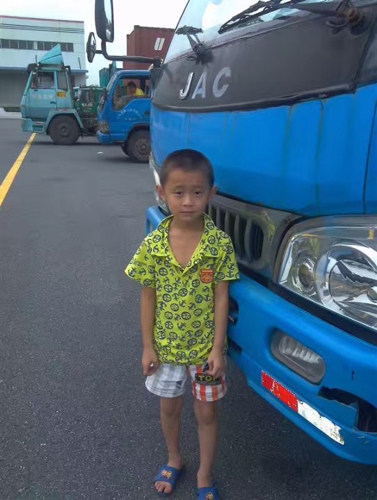 听邻居说我是在深圳被领养的求亲生父母 - 杨必成