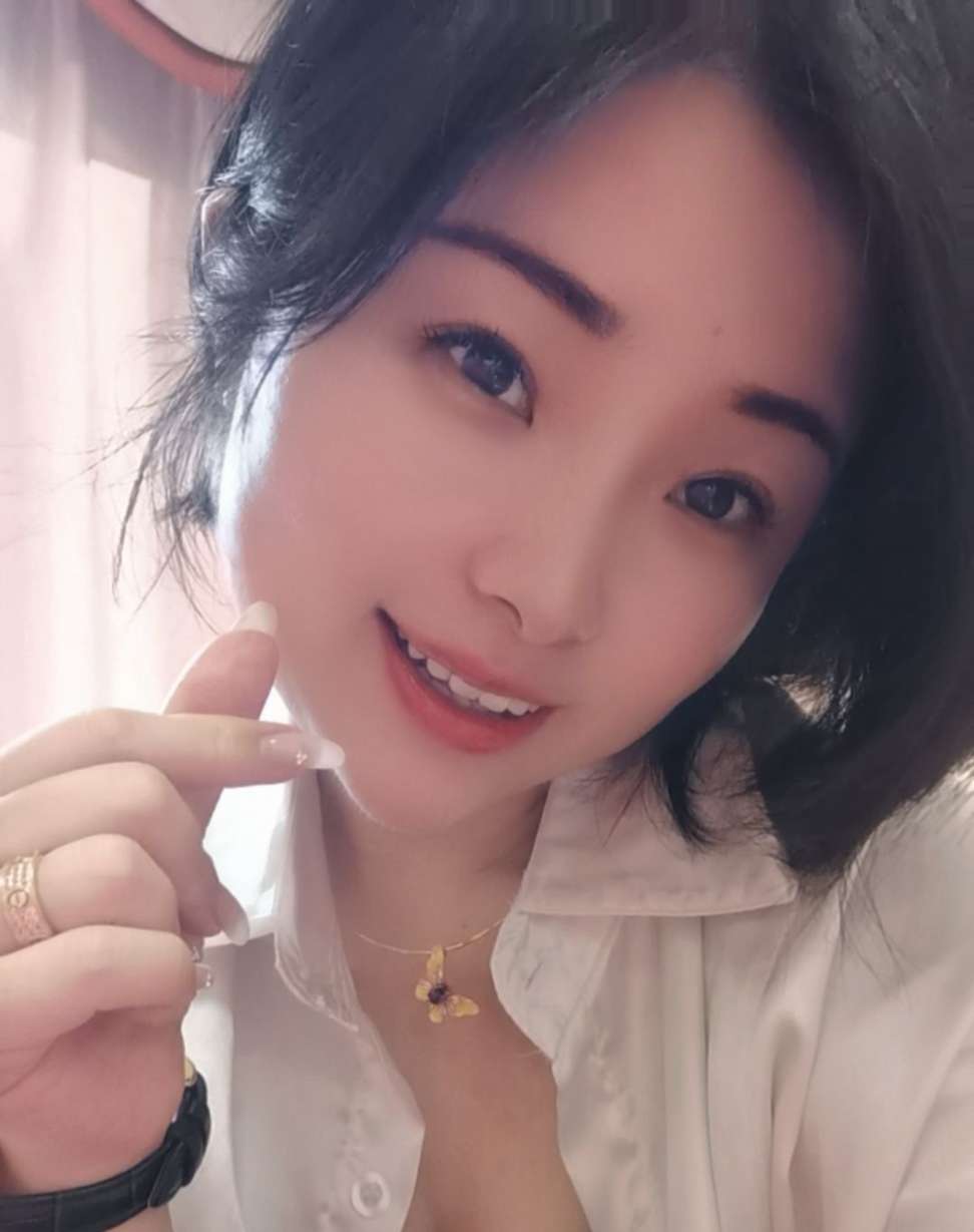 女朋友走失了，麻烦帮我找一下！ - 郑优优