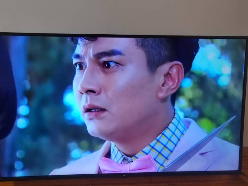 当年贫困被一对夫妇军人领养走了，五弟手臂上有五个黑 - 王五星