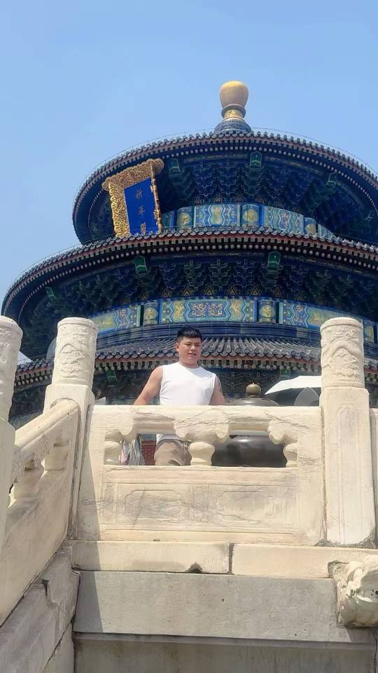 经朋友介绍中介去柬埔寨下飞机接走后手机关机一直失联 - 陈志强