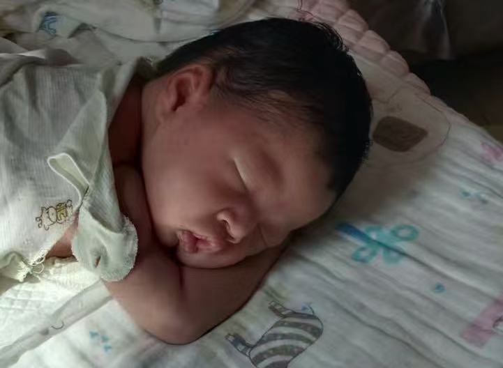 寻找三个多月大婴儿亲生父母 - 周亦恒