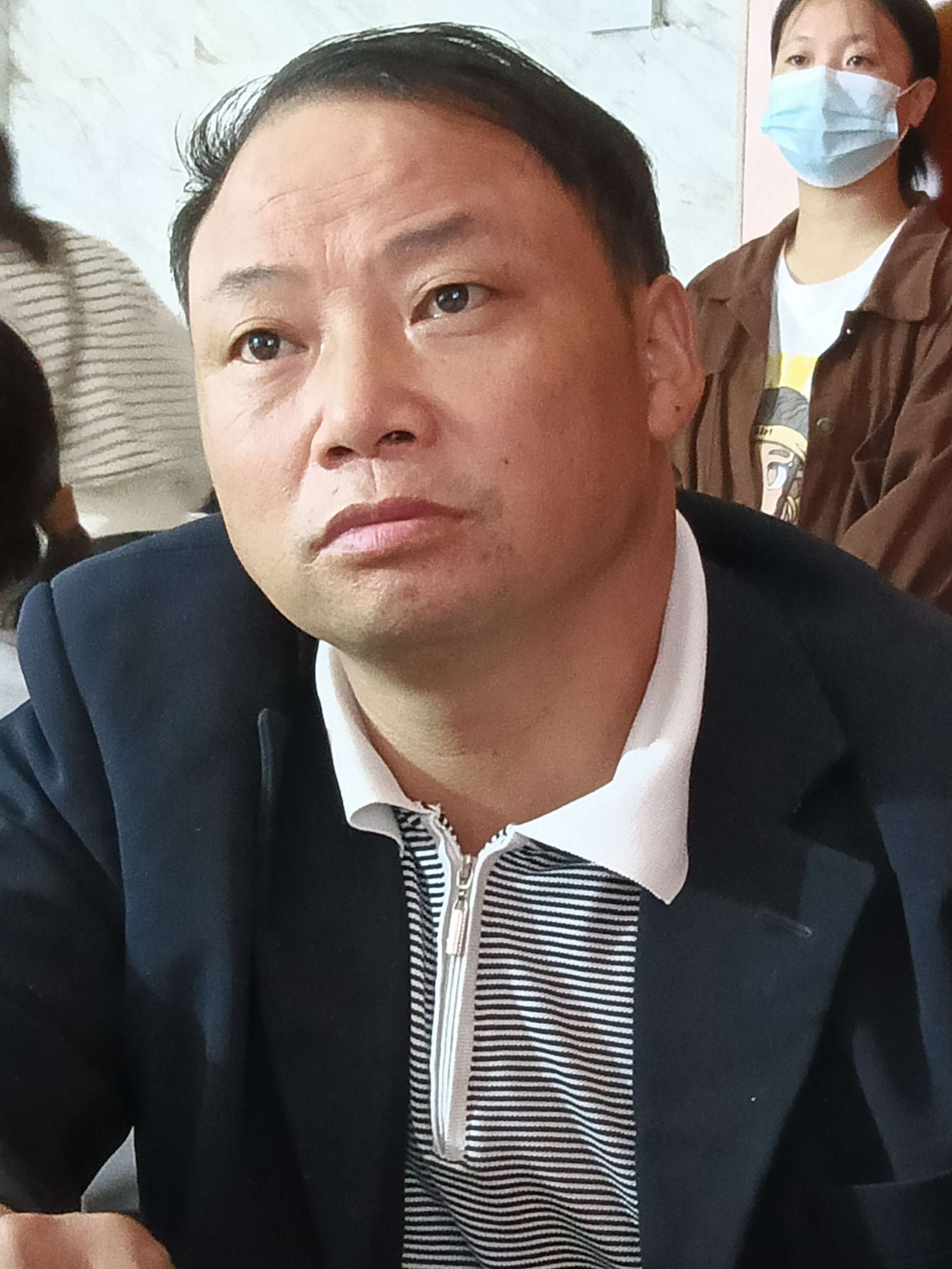 寻找外出打工的父亲 - 黄祥平
