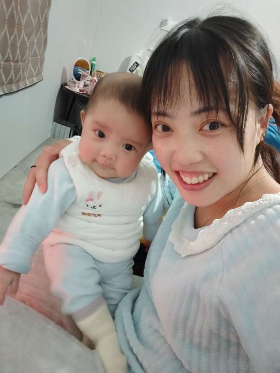 因为和老婆拌嘴。老婆离家出走。小孩很小望快点回家 - 李昌菊