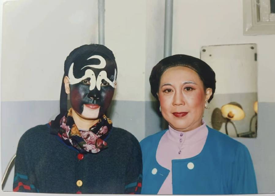 寻找老同学淄博十一中初中九五级五班 - 张容