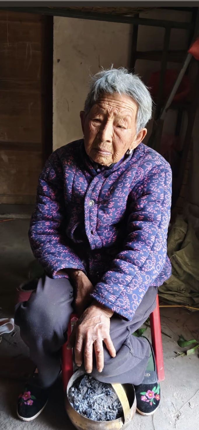 89岁奶奶走失一个星期了，请看到的朋友们提供信息 - 李翠香