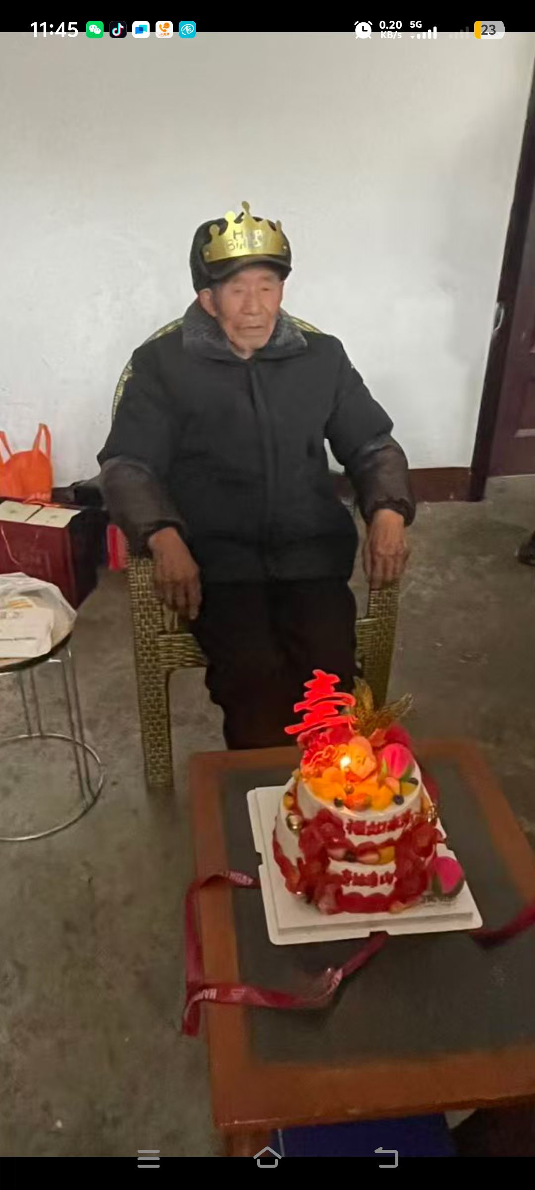 八旬老人于今日凌晨在武侯名居附近走失， - 刘凤明