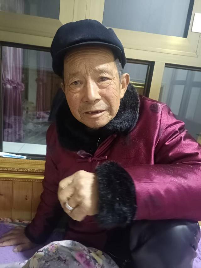请大家看到联系家属，万分感谢???? - 李成